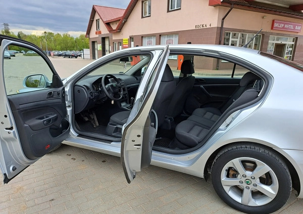 Skoda Octavia cena 22900 przebieg: 257000, rok produkcji 2011 z Szydłowiec małe 407